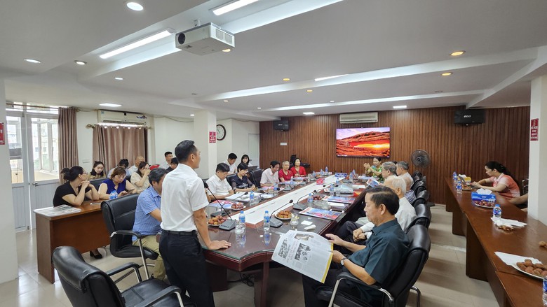 B&aacute;o Giao th&ocirc;ng gặp mặt c&aacute;n bộ hưu tr&iacute; nh&acirc;n dịp 21/6- Ảnh 3.
