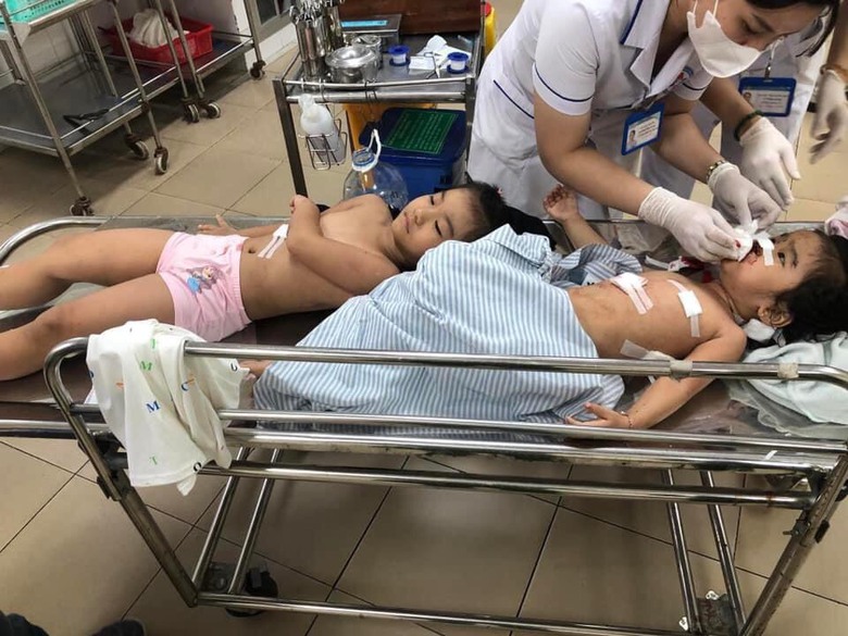 Nỗ lực cấp cứu hai ch&aacute;u nhỏ trong vụ thảm &aacute;n ở Quảng Ng&atilde;i- Ảnh 1.