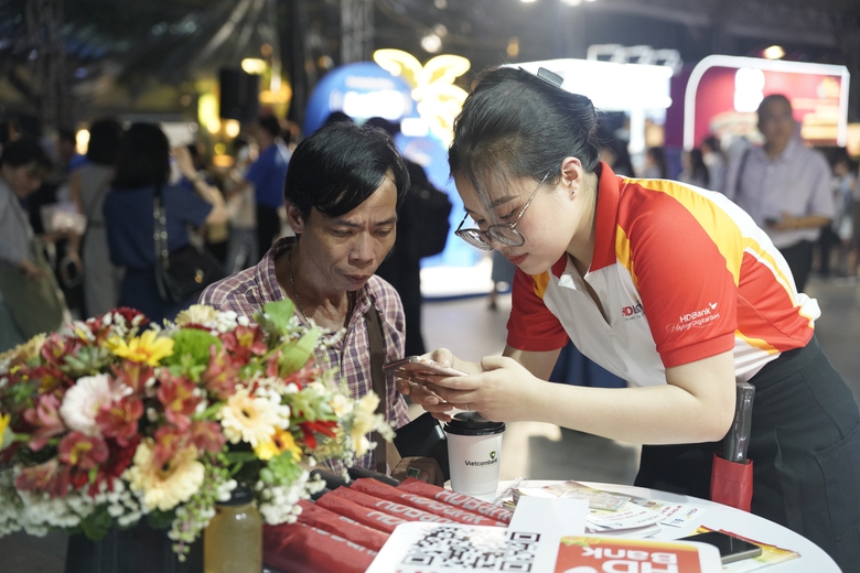 HDbank mang đến nhiều trải nghiệm số hóa hiện đại cho khách hàng- Ảnh 1. HDbank mang đến nhiều trải nghiệm số hóa hiện đại cho khách hàng- Ảnh 1.