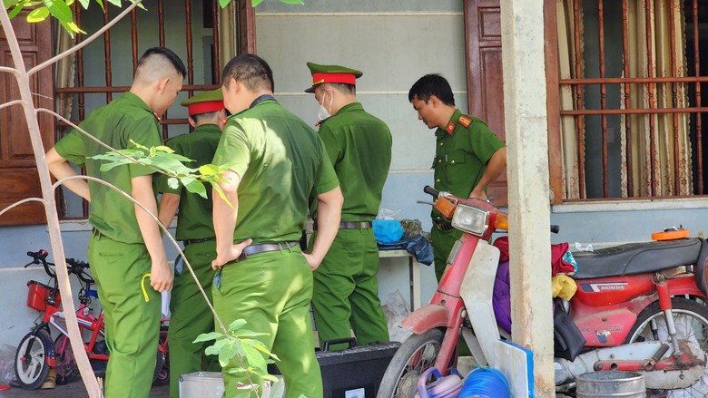 C&ocirc;ng an phong tỏa hiện trường vụ &aacute;n mạng anh họ giết cả gia đ&igrave;nh em- Ảnh 1.