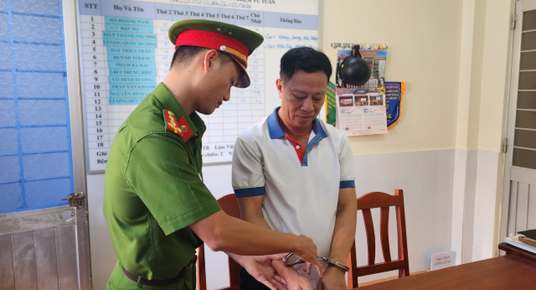 Tạm giam nguy&ecirc;n chủ tịch x&atilde; v&agrave; c&aacute;n bộ địa ch&iacute;nh ph&ugrave; ph&eacute;p đất, thu lợi nhiều tỷ đồng- Ảnh 1.