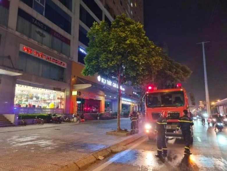 Ch&aacute;y chung cư Bắc H&agrave;, người d&acirc;n th&aacute;o chạy trong đ&ecirc;m- Ảnh 2.