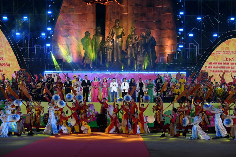 Thủ tướng Phạm Minh Ch&iacute;nh: Quảng B&igrave;nh đang c&oacute; vận hội ph&aacute;t triển tươi s&aacute;ng- Ảnh 1.