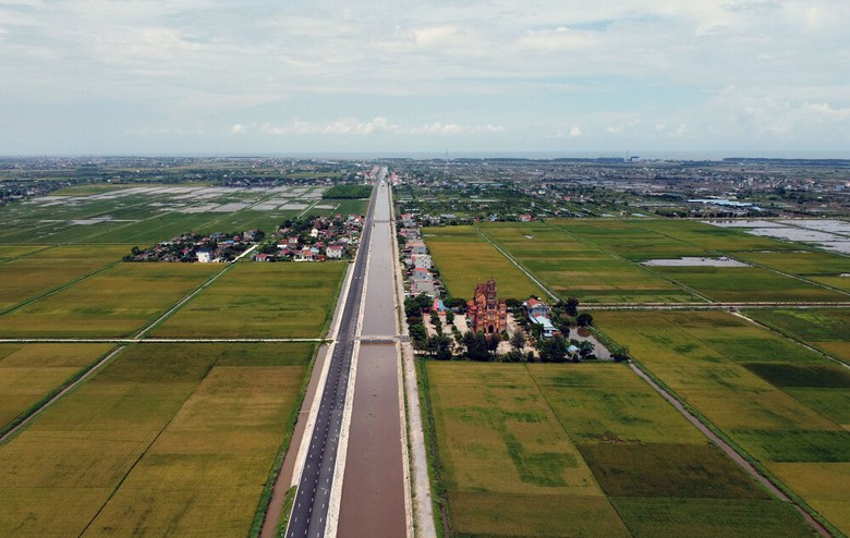 Những dự &aacute;n giao th&ocirc;ng ngh&igrave;n tỷ gi&uacute;p Nam Định "thay da, đổi thịt"- Ảnh 2.