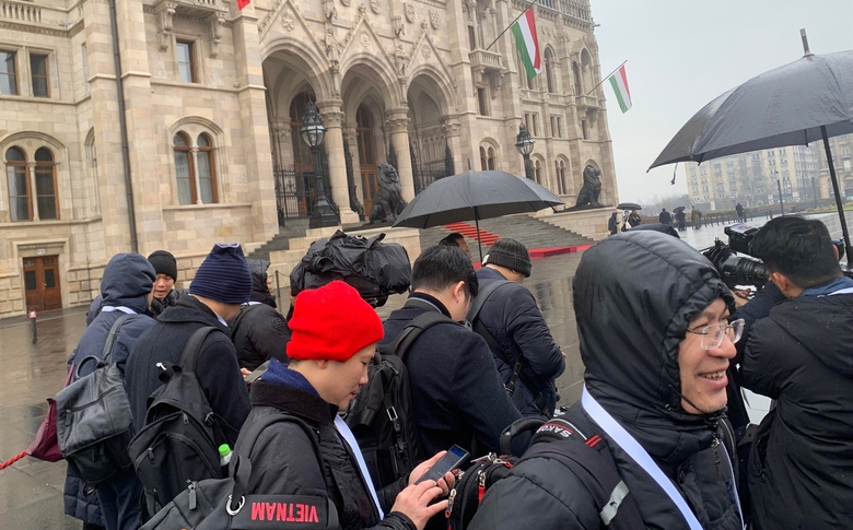 Chuyện t&aacute;c nghiệp khi th&aacute;p t&ugrave;ng Thủ tướng- Ảnh 3.