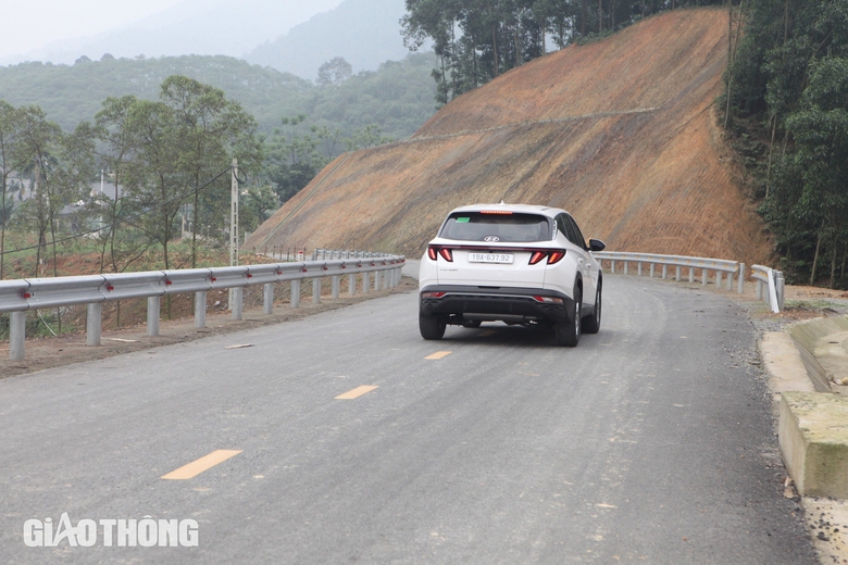 To&agrave;n cảnh tuyến giao th&ocirc;ng li&ecirc;n v&ugrave;ng hơn 2.000 tỷ nối Ph&uacute; Thọ v&agrave; Y&ecirc;n B&aacute;i- Ảnh 3.