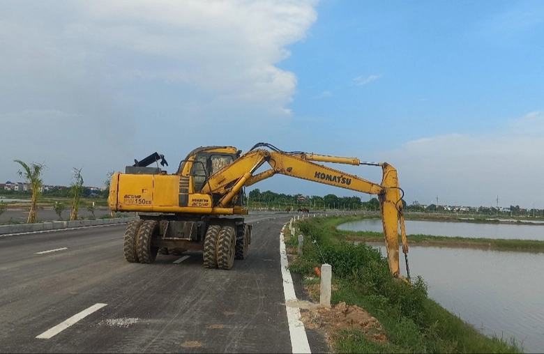 Khắc phục dự án đường trăm tỷ sau phản ánh của Báo Giao thông- Ảnh 2. Khắc phục dự án đường trăm tỷ sau phản ánh của Báo Giao thông- Ảnh 2.