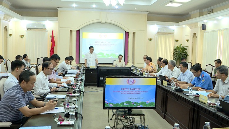 Đồng Tháp tìm giải pháp kiềm chế TNGT- Ảnh 4. Đồng Tháp tìm giải pháp kiềm chế TNGT- Ảnh 4.