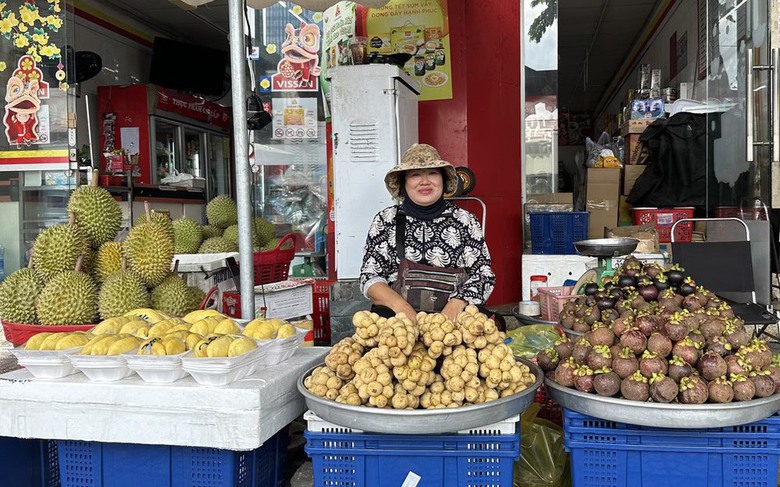 Người d&acirc;n n&oacute;i g&igrave; sau hơn 1 th&aacute;ng TP.HCM cho thu&ecirc; vỉa h&egrave;?