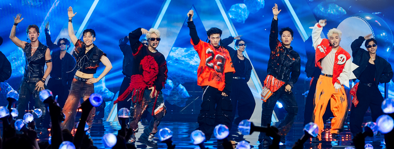 Anh trai say hi tập 2: Anh T&uacute; Atus bị ch&ecirc;, nam thần Th&aacute;i Lan "đốt ch&aacute;y" s&acirc;n khấu- Ảnh 3.