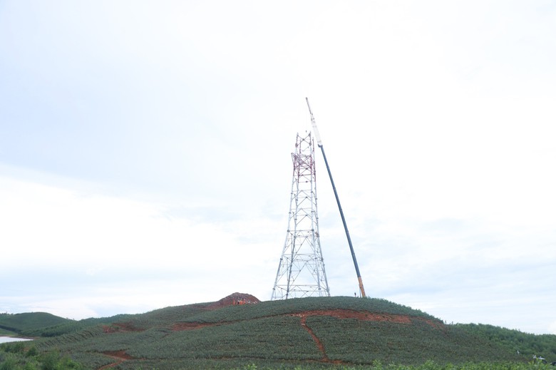 Thủ tướng ph&aacute;t động đợt thi đua cao điểm ho&agrave;n th&agrave;nh đường d&acirc;y 500kV- Ảnh 1.