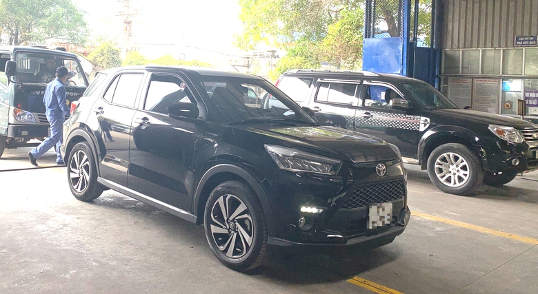 Phun nước rửa k&iacute;nh hỏng, &ocirc; t&ocirc; c&oacute; đạt đăng kiểm?- Ảnh 1.