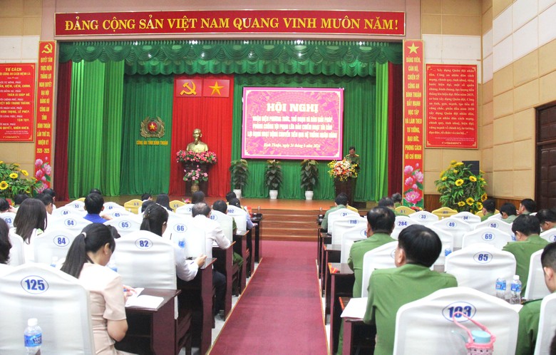 Ngăn chặn tội phạm lừa đảo tr&ecirc;n kh&ocirc;ng gian mạng ở B&igrave;nh Thuận- Ảnh 1.