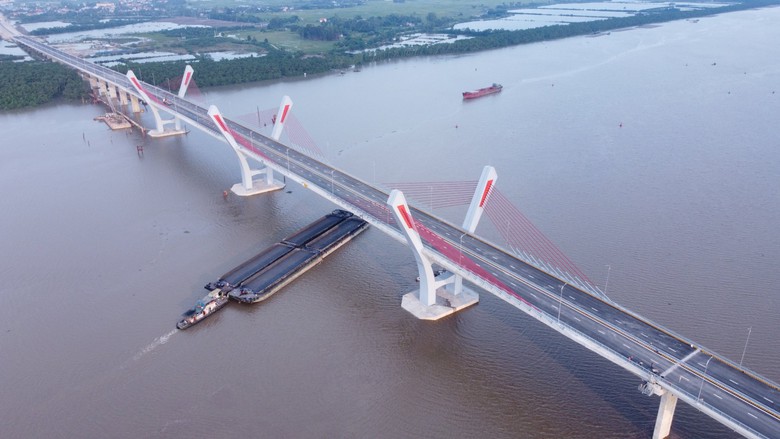 Đồng bộ hạ tầng giao thông, Quảng Ninh đưa logistics thành mũi nhọn kinh tế- Ảnh 2. Đồng bộ hạ tầng giao thông, Quảng Ninh đưa logistics thành mũi nhọn kinh tế- Ảnh 2.