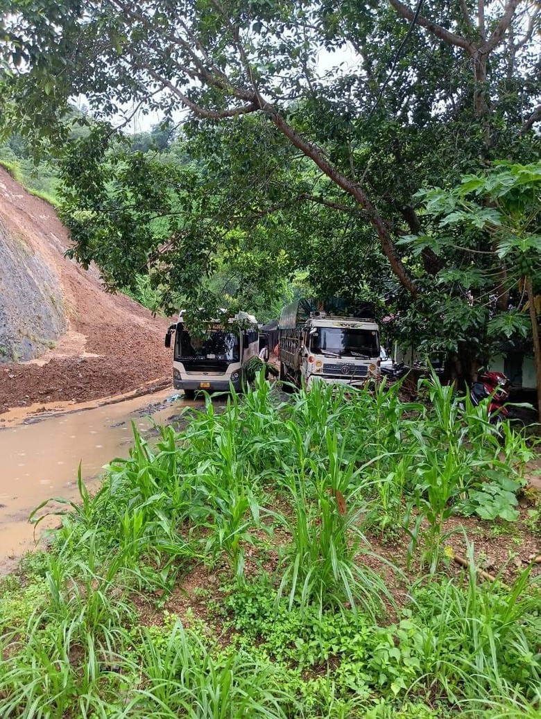 H&agrave; Giang: Mưa lớn g&acirc;y sạt lở, chia cắt nhiều tuyến đường- Ảnh 1.