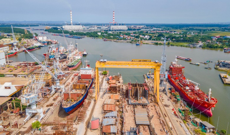 6 tháng đầu năm, doanh thu Đóng tàu Phà Rừng đạt gần 260 tỷ đồng- Ảnh 1. 6 tháng đầu năm, doanh thu Đóng tàu Phà Rừng đạt gần 260 tỷ đồng- Ảnh 1.