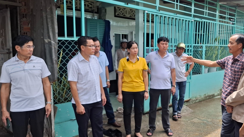 Sạt lở tiếp diễn ở Bạc Liêu: "Nghe tiếng chuột chạy là hết hồn thức giấc"- Ảnh 3. Sạt lở tiếp diễn ở Bạc Liêu: "Nghe tiếng chuột chạy là hết hồn thức giấc"- Ảnh 3.