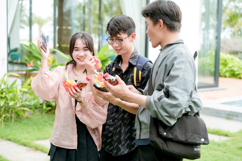 Cơ hội dễ d&agrave;ng tr&uacute;ng 1 lần 9 miếng v&agrave;ng SJC khi uống Tr&agrave; Dr Thanh - Ảnh 3.