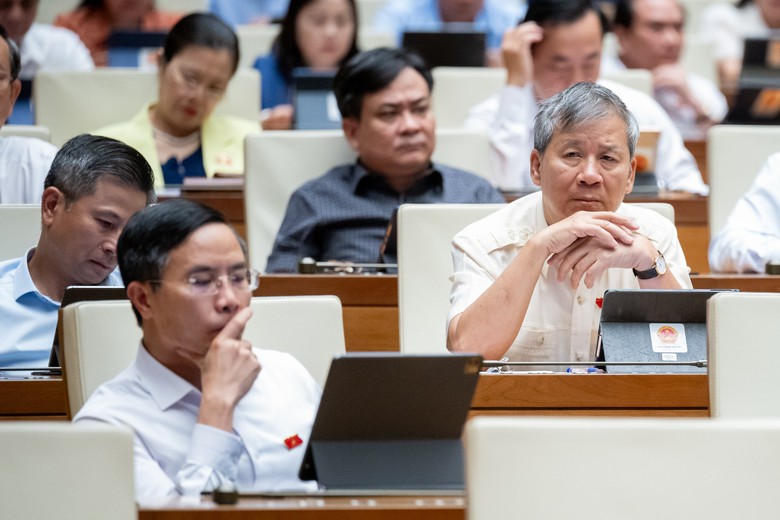 Đại biểu Quốc hội đề xuất tuyệt đối kh&ocirc;ng cho b&aacute;n thuốc k&ecirc; qua mạng- Ảnh 2.