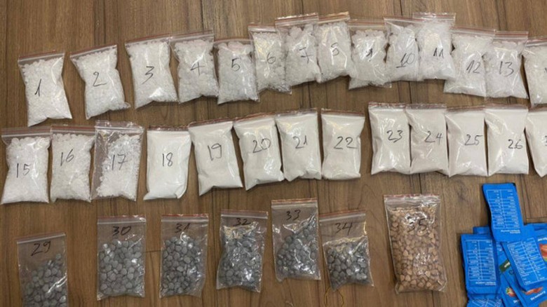 Vụ 4 nữ tiếp vi&ecirc;n h&agrave;ng kh&ocirc;ng x&aacute;ch ma t&uacute;y về Việt Nam: Đ&atilde; khởi tố 318 vụ &aacute;n, 961 bị can- Ảnh 1.