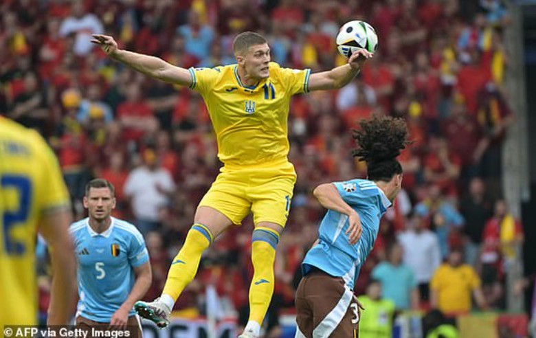 Kết quả Ukraine vs Bỉ: Đ&aacute; bay v&eacute; th&ocirc;ng h&agrave;nh- Ảnh 1.
