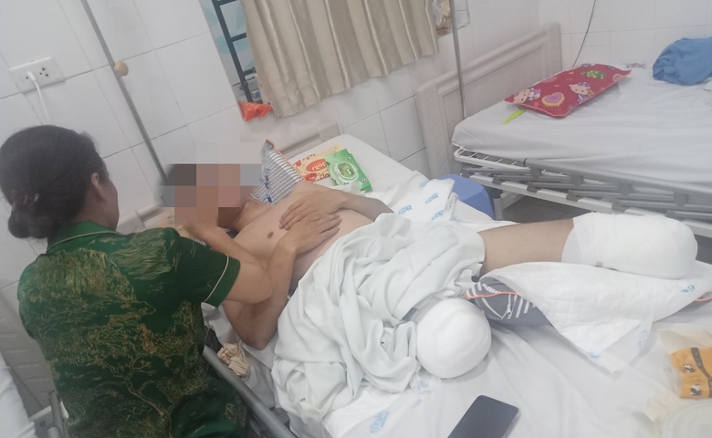 Gia cảnh đ&aacute;ng thương của nam sinh mất đ&ocirc;i ch&acirc;n v&igrave; TNGT s&aacute;t kỳ thi tốt nghiệp- Ảnh 1.