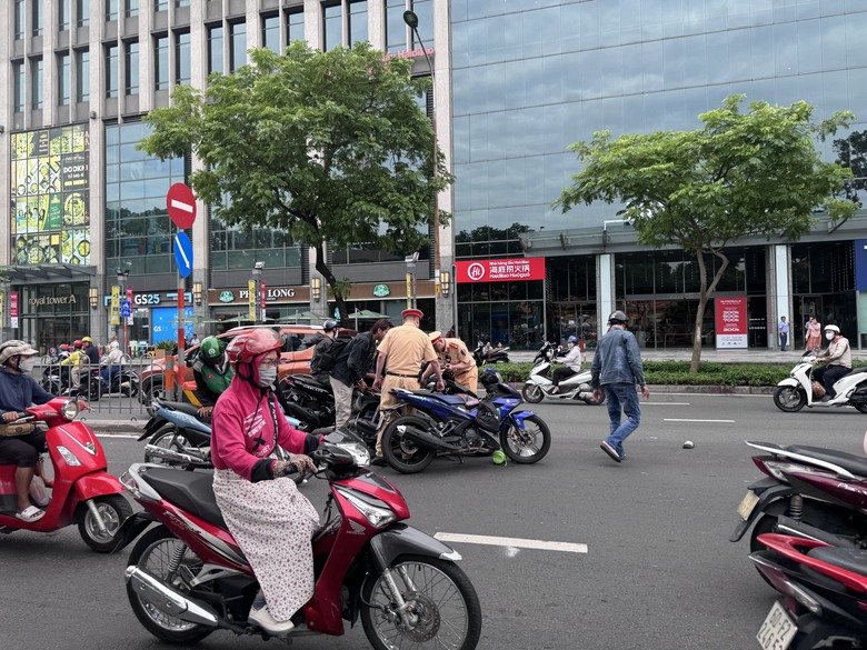 CSGT TP.HCM cảnh b&aacute;o gia tăng vi phạm giao th&ocirc;ng trong học sinh, sinh vi&ecirc;n- Ảnh 3.