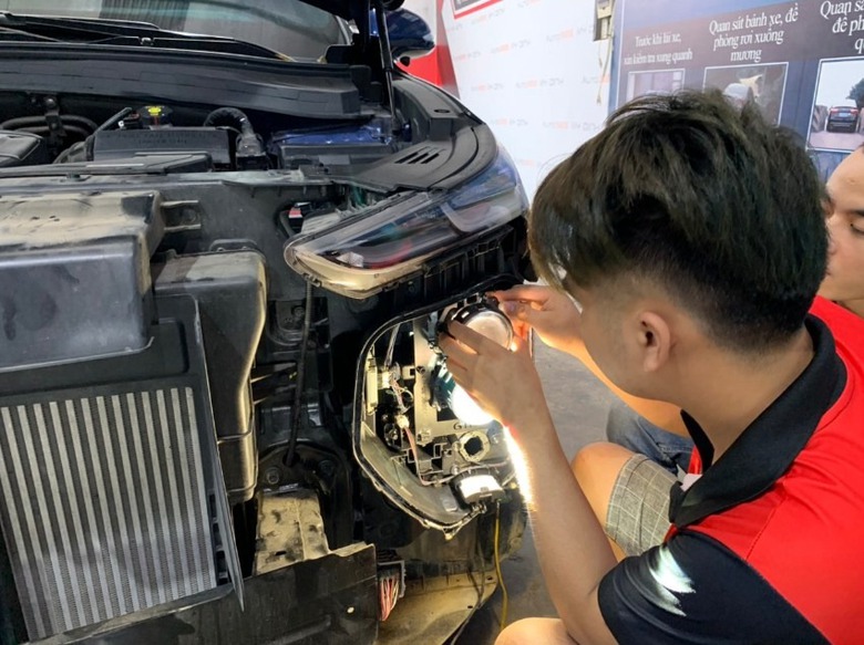 28 h&agrave;nh vi bị nghi&ecirc;m cấm khi tham gia giao th&ocirc;ng từ 1/1/2025- Ảnh 2.