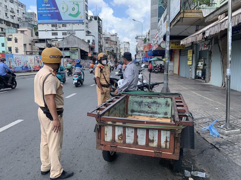 TP.HCM: Xử nghiêm xe tự chế, tình hình giao thông được cải thiện- Ảnh 1. TP.HCM: Xử nghiêm xe tự chế, tình hình giao thông được cải thiện- Ảnh 1.