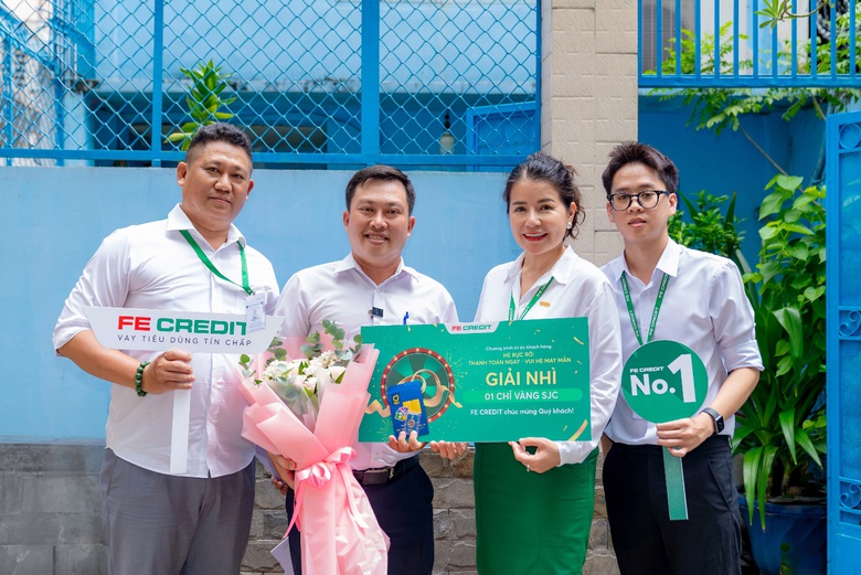 Ch&agrave;o h&egrave; rực rỡ c&ugrave;ng FE CREDIT: Giải thưởng xe Honda Vision, v&agrave;ng SJC trao tay kh&aacute;ch h&agrave;ng- Ảnh 3.