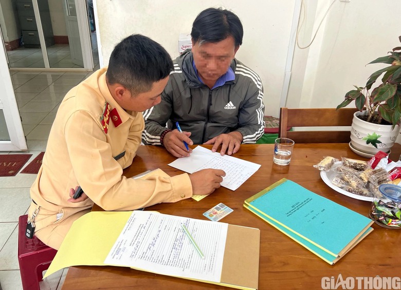 Thấy gì từ việc thí điểm bỏ đếm lùi đèn giao thông?- Ảnh 2. Thấy gì từ việc thí điểm bỏ đếm lùi đèn giao thông?- Ảnh 2.