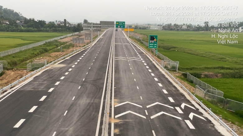 Dấu ấn hệ thống ATGT tr&ecirc;n c&aacute;c tuyến giao th&ocirc;ng, cao tốc trọng điểm- Ảnh 4.