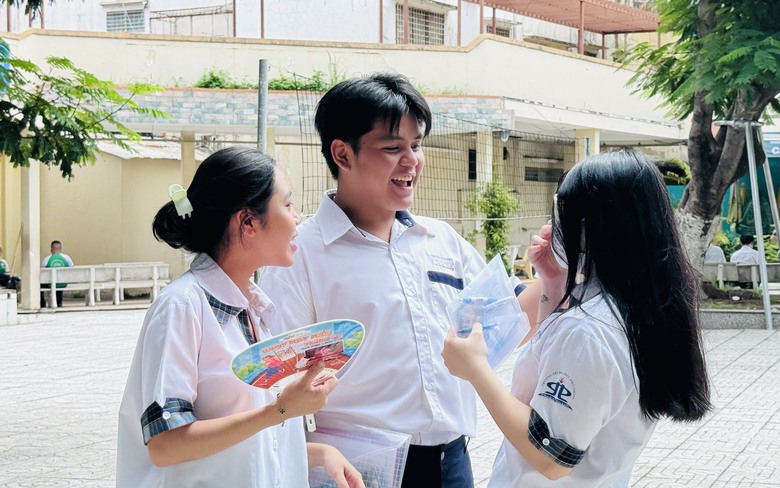 Thi tốt nghiệp THPT tại TP.HCM: Hai th&iacute; sinh nhập viện sẽ xử l&yacute; ra sao?