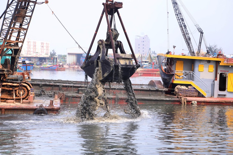 Sẽ quy định cụ thể việc nạo v&eacute;t khẩn cấp luồng h&agrave;ng hải, đường thuỷ- Ảnh 1.