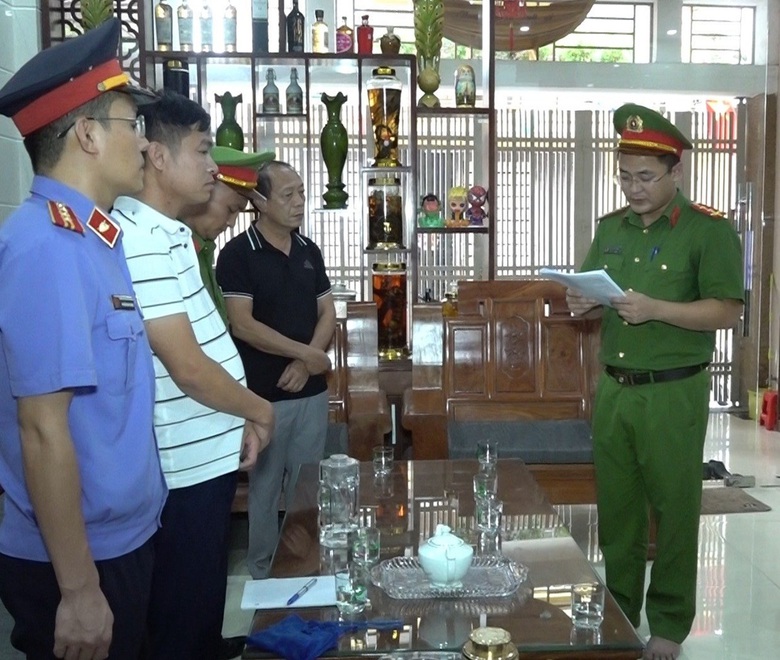 Bắt tạm giam nguy&ecirc;n Gi&aacute;m đốc Trung t&acirc;m Điều dưỡng người c&oacute; c&ocirc;ng Nghệ An- Ảnh 3.