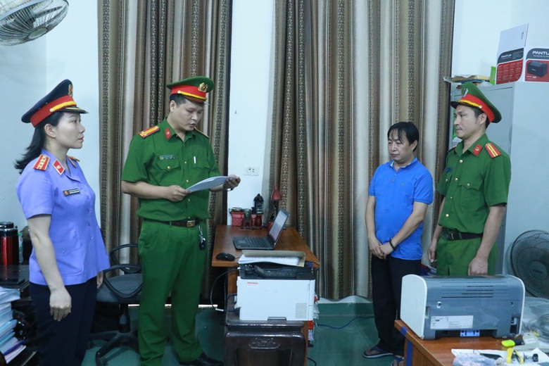 Bắt tạm giam nguy&ecirc;n Gi&aacute;m đốc Trung t&acirc;m Điều dưỡng người c&oacute; c&ocirc;ng Nghệ An- Ảnh 2.