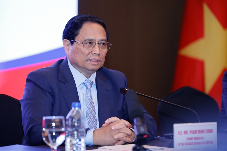 Cuộc gặp x&uacute;c động của Thủ tướng Phạm Minh Ch&iacute;nh với những người bạn H&agrave;n Quốc- Ảnh 3.
