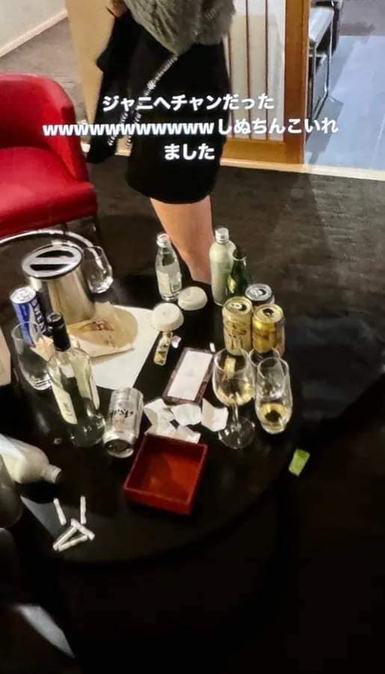 Hai nam idol của nh&oacute;m NCT bị b&oacute;c phốt "ngủ tập thể" với ba c&ocirc; g&aacute;i khi đi diễn ở Nhật Bản- Ảnh 4.