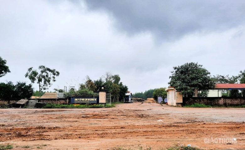 Thông mặt bằng phía Nam cầu Rào Trường trên cao tốc Vạn Ninh - Cam Lộ- Ảnh 2. Thông mặt bằng phía Nam cầu Rào Trường trên cao tốc Vạn Ninh - Cam Lộ- Ảnh 2.