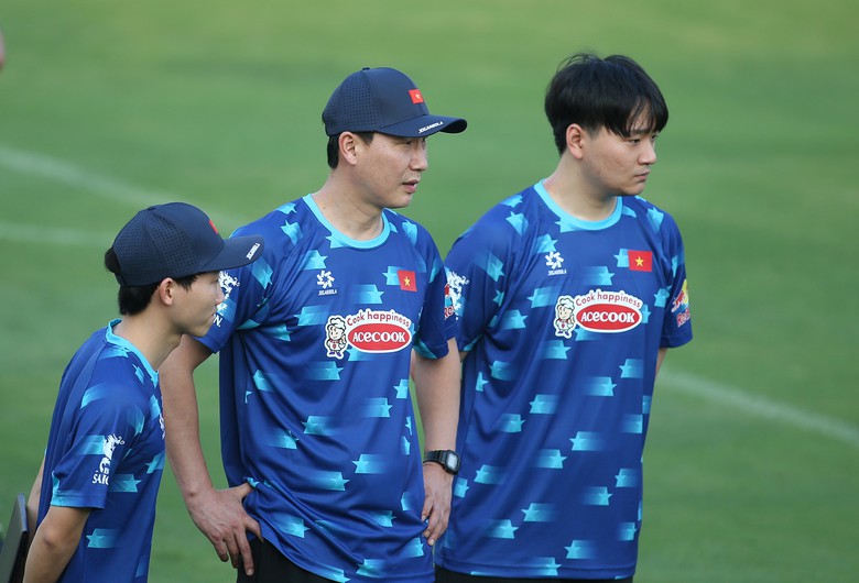 V&eacute; xem trận HLV Kim Sang-sik ra mắt tuyển Việt Nam được h&eacute;t gi&aacute; cao bất ngờ ở "chợ đen"- Ảnh 1.