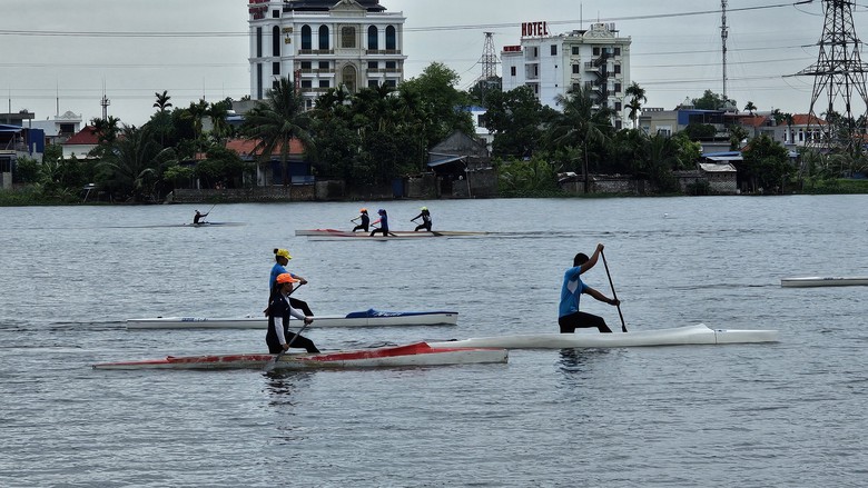 Hơn 500 vận động vi&ecirc;n tham dự giải đua thuyền Đ&ocirc;ng Nam &Aacute; tổ chức ở Hải Ph&ograve;ng- Ảnh 1.