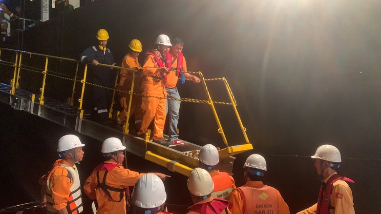 Cứu hơn 500 người gặp nạn trên biển trong 5 tháng- Ảnh 1. Cứu hơn 500 người gặp nạn trên biển trong 5 tháng- Ảnh 1.