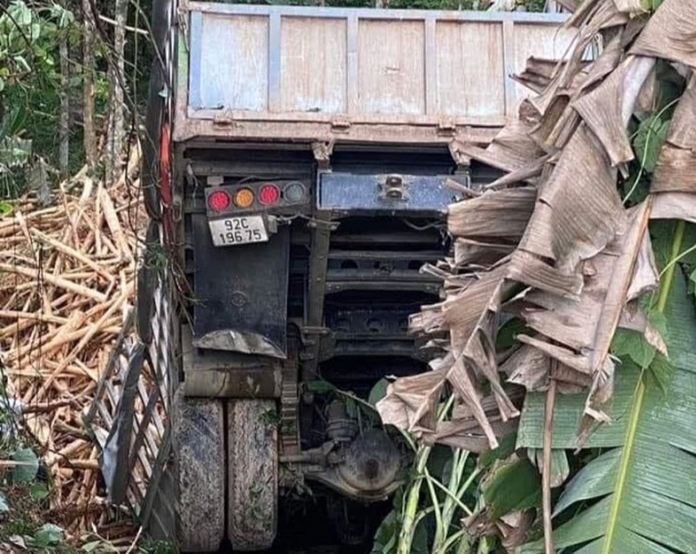 Chiếc xe tải tại hiện trường vụ tai nạn.