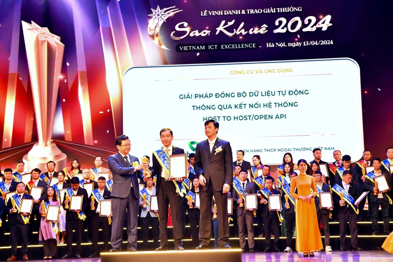 Vietcombank dẫn đầu xu hướng chuyển đổi số- Ảnh 1.