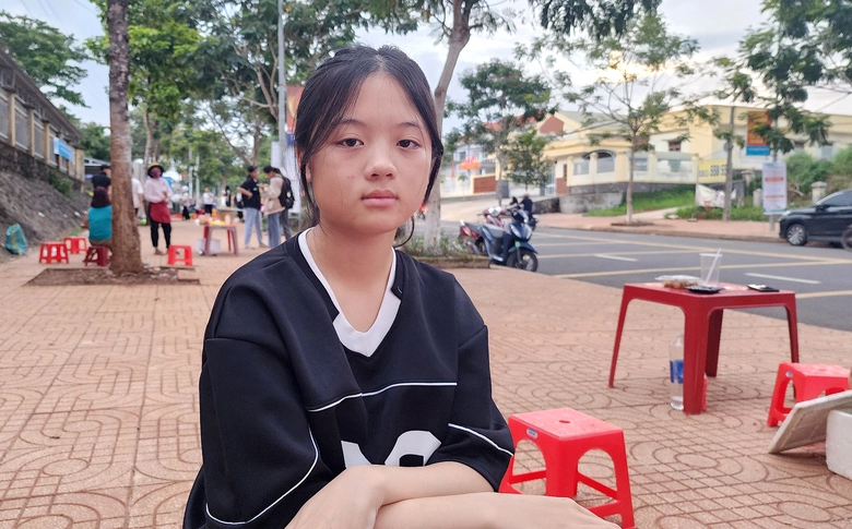 Nỗi đau hai đứa trẻ mất bố, mẹ liệt giường do tai nạn- Ảnh 3.