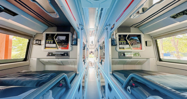 Du lịch Sầm Sơn, h&agrave;nh kh&aacute;ch h&agrave;o hứng trải nghiệm &ldquo;cung điện di dộng&rdquo;- Ảnh 3.