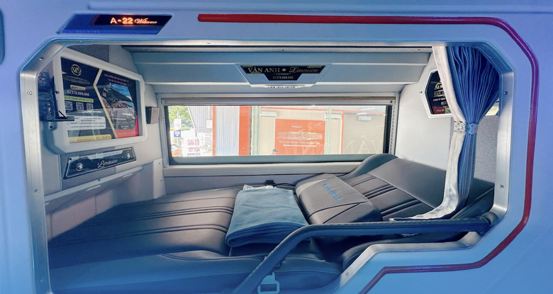 Du lịch Sầm Sơn, h&agrave;nh kh&aacute;ch h&agrave;o hứng trải nghiệm &ldquo;cung điện di dộng&rdquo;- Ảnh 4.