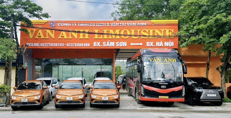 Du lịch Sầm Sơn, h&agrave;nh kh&aacute;ch h&agrave;o hứng trải nghiệm &ldquo;cung điện di dộng&rdquo;- Ảnh 1.