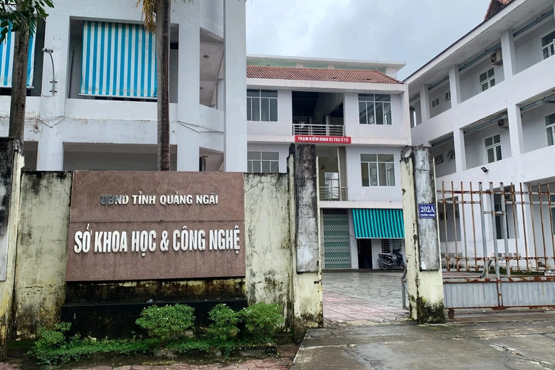 V&igrave; sao Tỉnh ủy Quảng Ng&atilde;i y&ecirc;u cầu kiểm điểm tr&aacute;ch nhiệm gi&aacute;m đốc Sở KH&CN?- Ảnh 1.