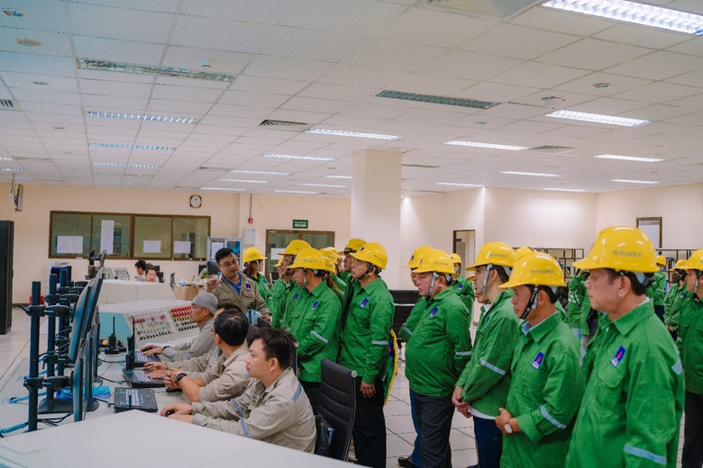 Đo&agrave;n kh&aacute;ch h&agrave;ng ti&ecirc;u biểu tham quan Nh&agrave; m&aacute;y Đạm Ph&uacute; Mỹ: Tri &acirc;n v&agrave; gắn kết- Ảnh 1.